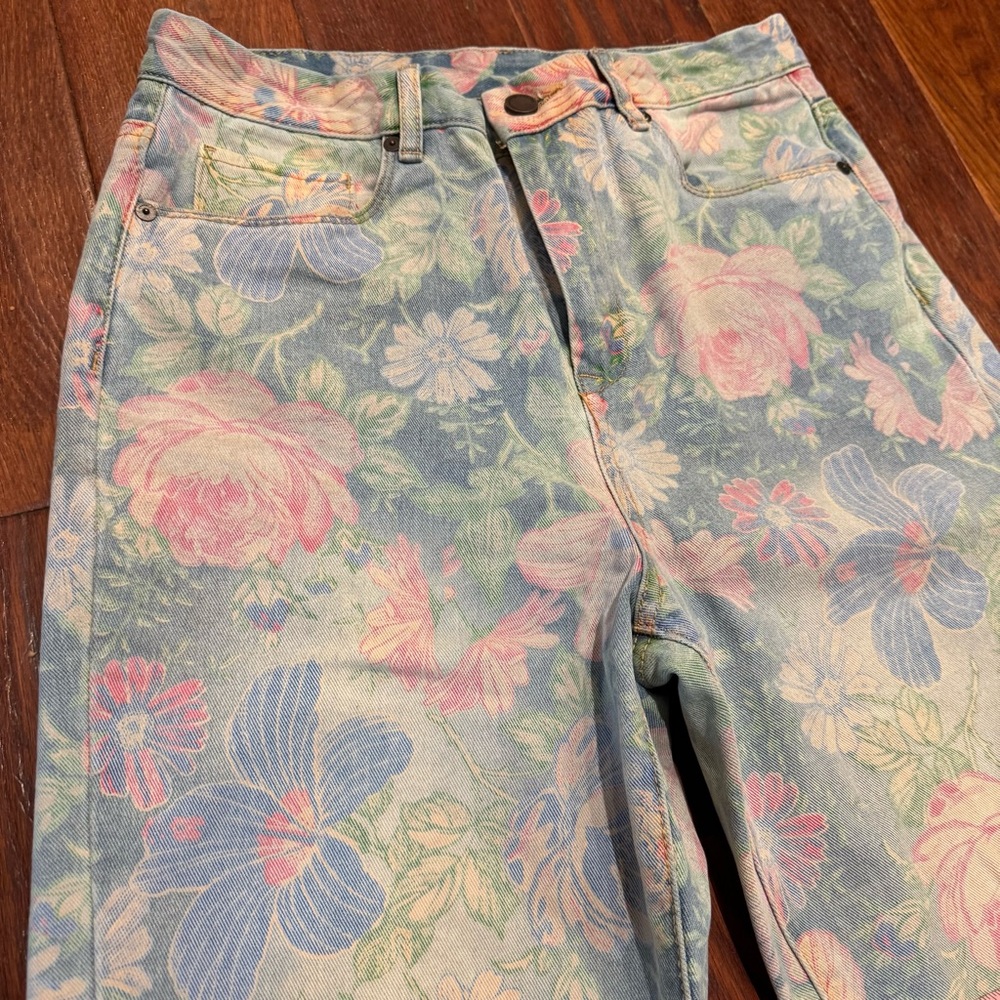 BlankNYC The Mott High Rise Fitted Boyfriend Distressed Floral Jeans